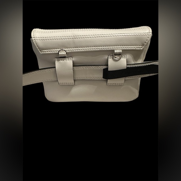 Anna & Ava White Crossbody Bag - Picture 3 of 6